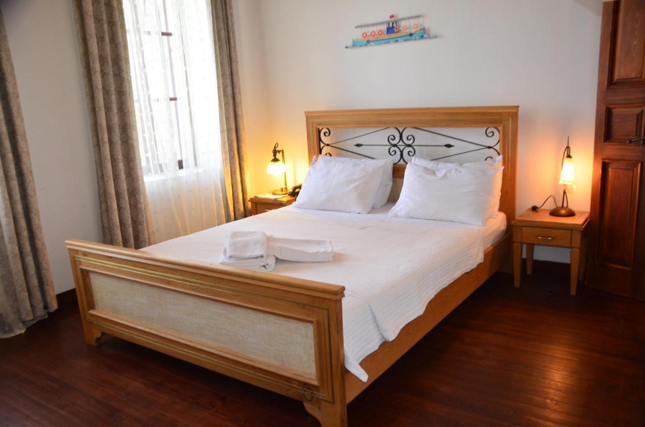 Aliye Hanim Hotel Ayvalı Extérieur photo