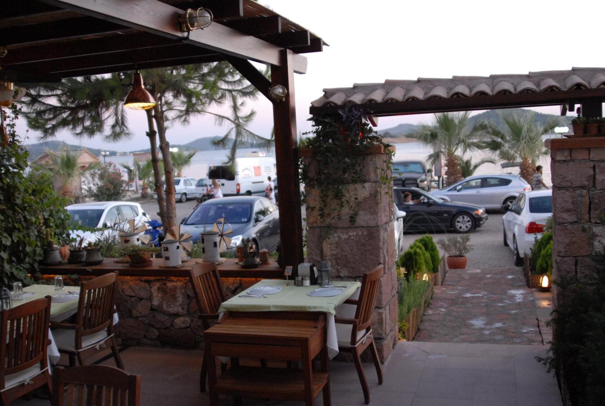 Aliye Hanim Hotel Ayvalı Extérieur photo