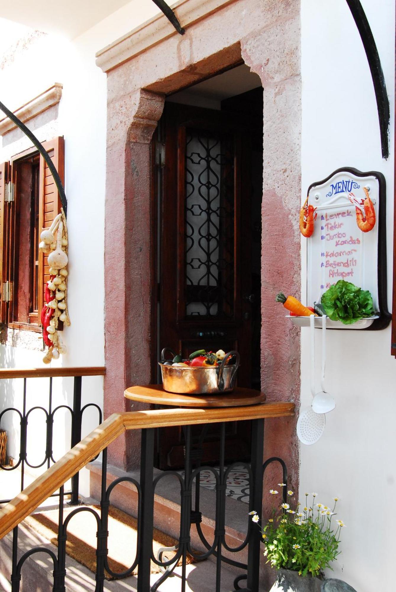 Aliye Hanim Hotel Ayvalı Extérieur photo
