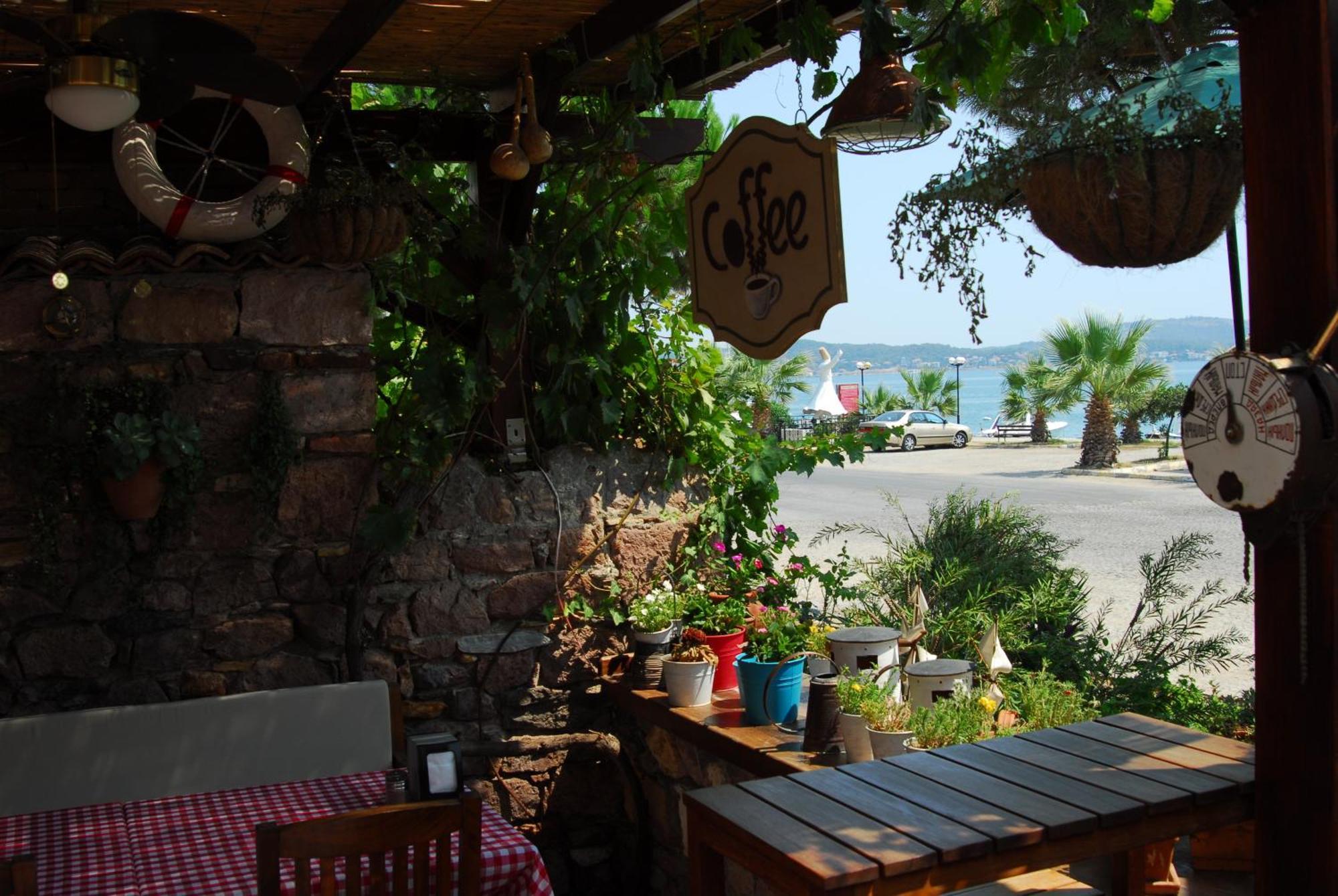 Aliye Hanim Hotel Ayvalı Extérieur photo